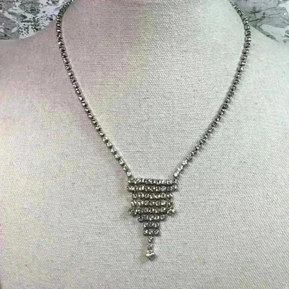 Glass Rhinestone Necklace in Silver Vintage